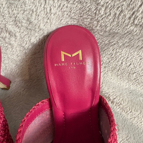 Marc Fisher Dako Heeled Sandals 9M Fuchsia Pink Crochet Square Toe Heeled Mules - Picture 7 of 8